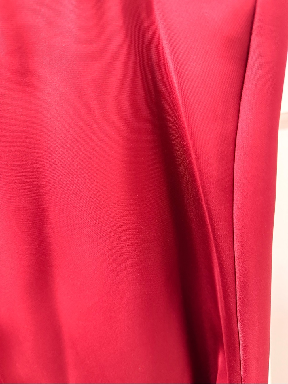 Elegant Red Satin A-Line Midi Skirt - Picture 2 of 3